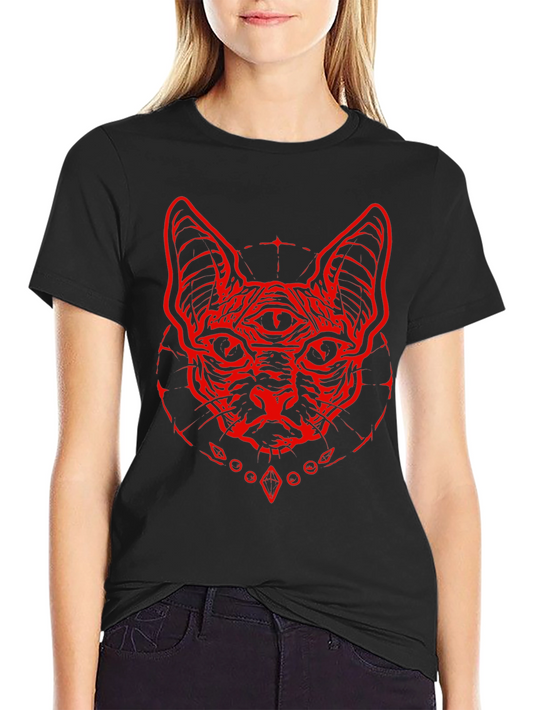 Camiseta Negra con Diseño de Gato de Tres Ojos Rojo