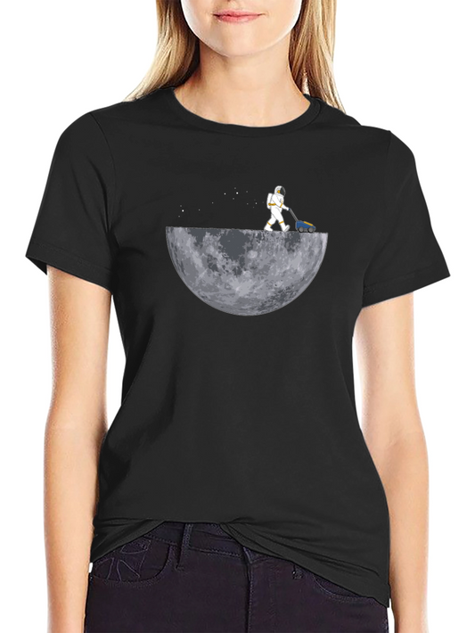 Camiseta Negra Astronauta Cortando la Luna