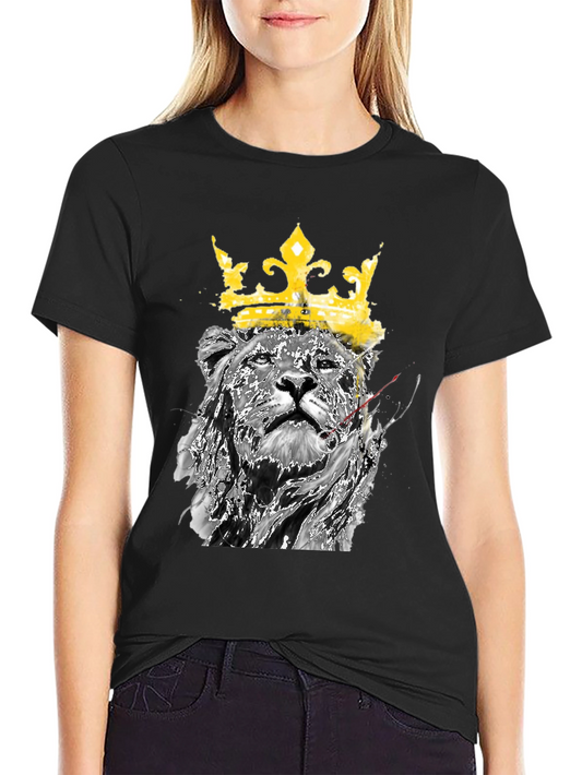 Camiseta Negra con León y Corona Dorada