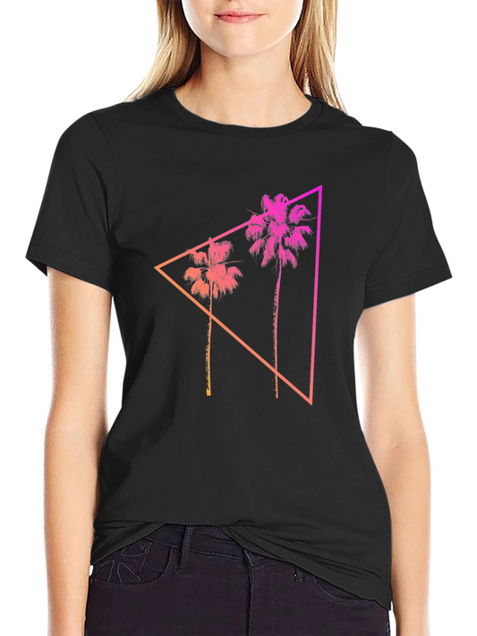 Camiseta Negra con Diseño Tropical Geométrico
