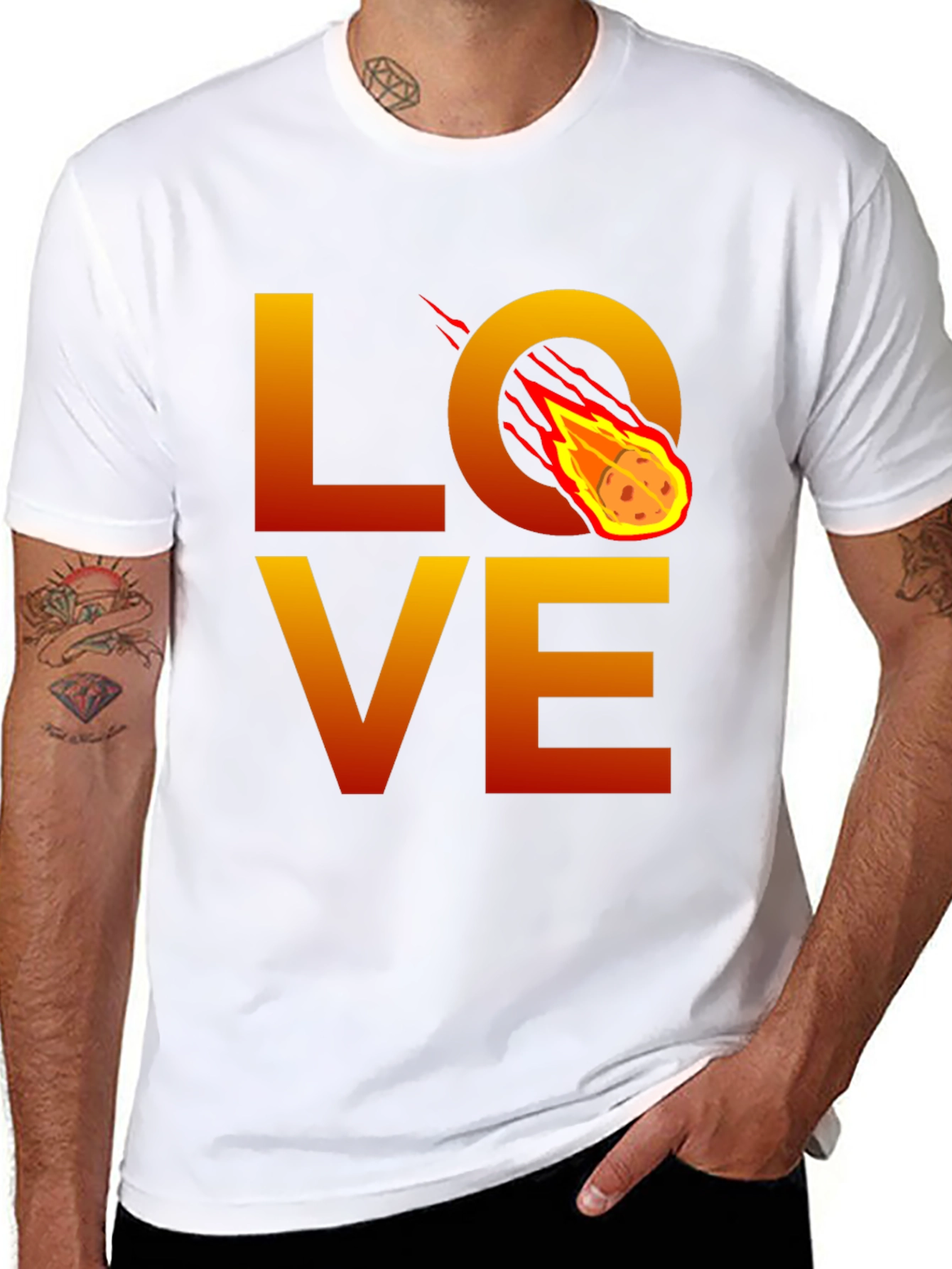 Camiseta Negra LOVE con Meteorito en Llamas