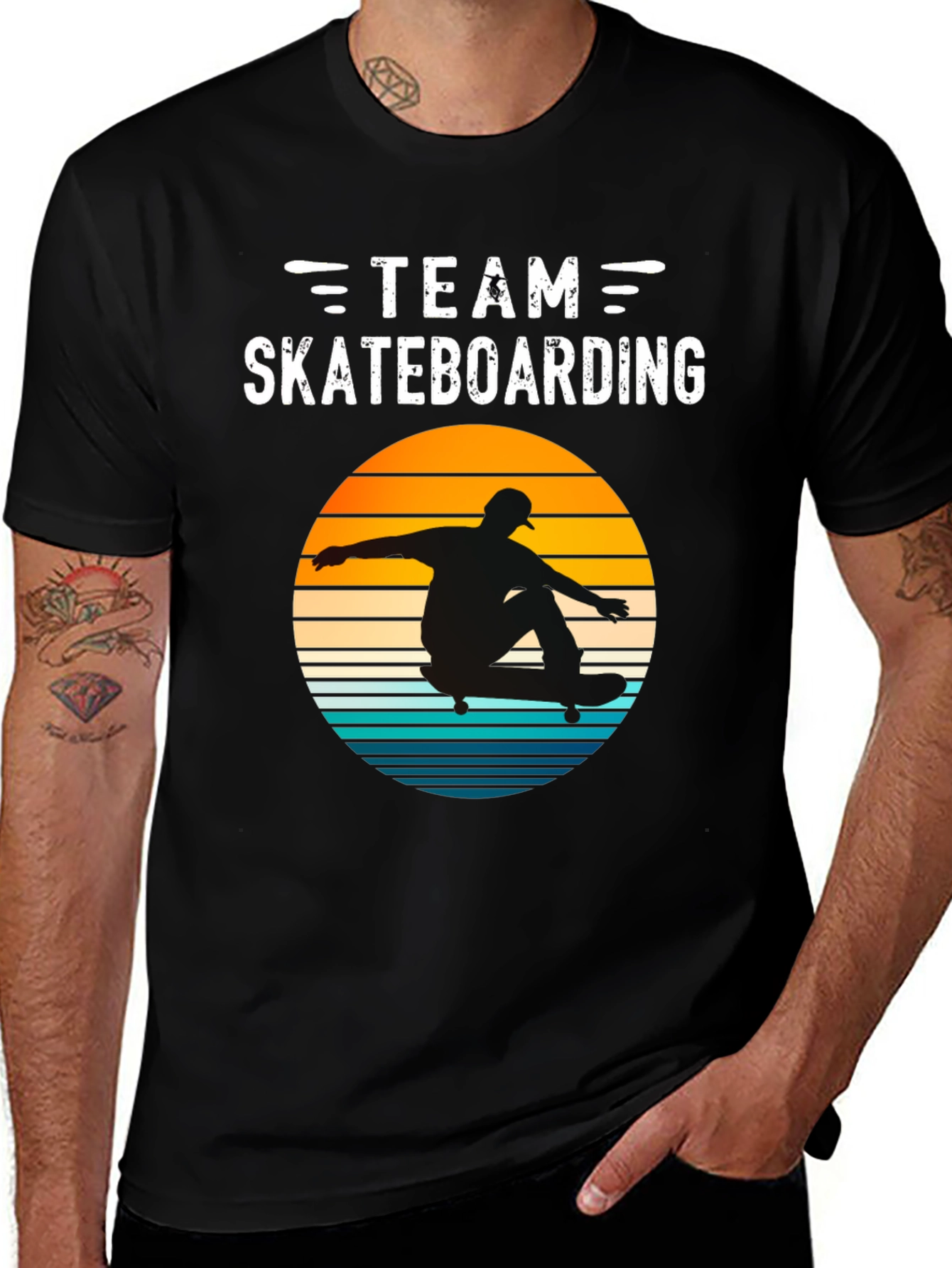 Camiseta Negra Team Skateboarding Estilo Retro