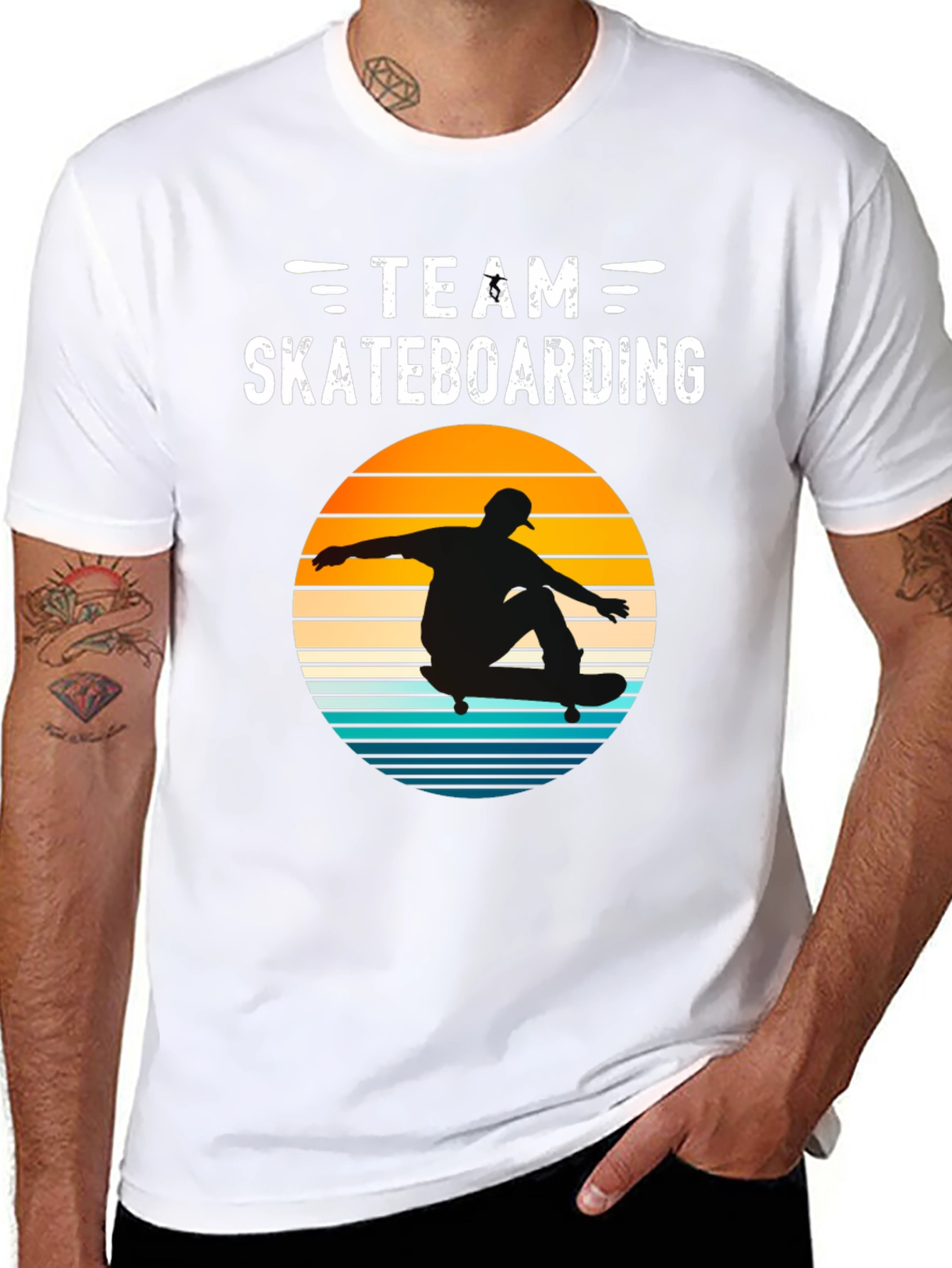 Camiseta Negra Team Skateboarding Estilo Retro