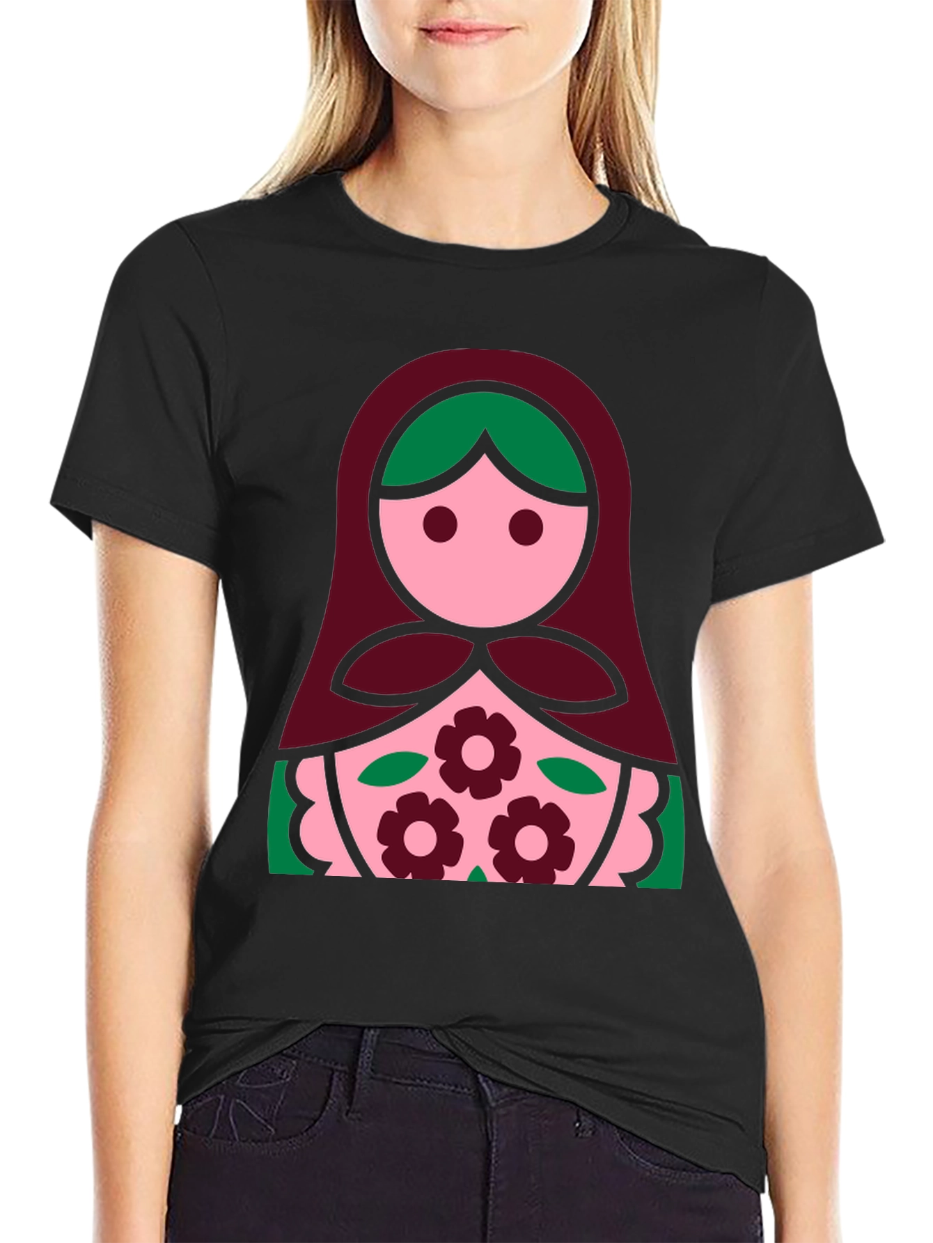 Camiseta Negra con Diseño de Muñeca Rusa
