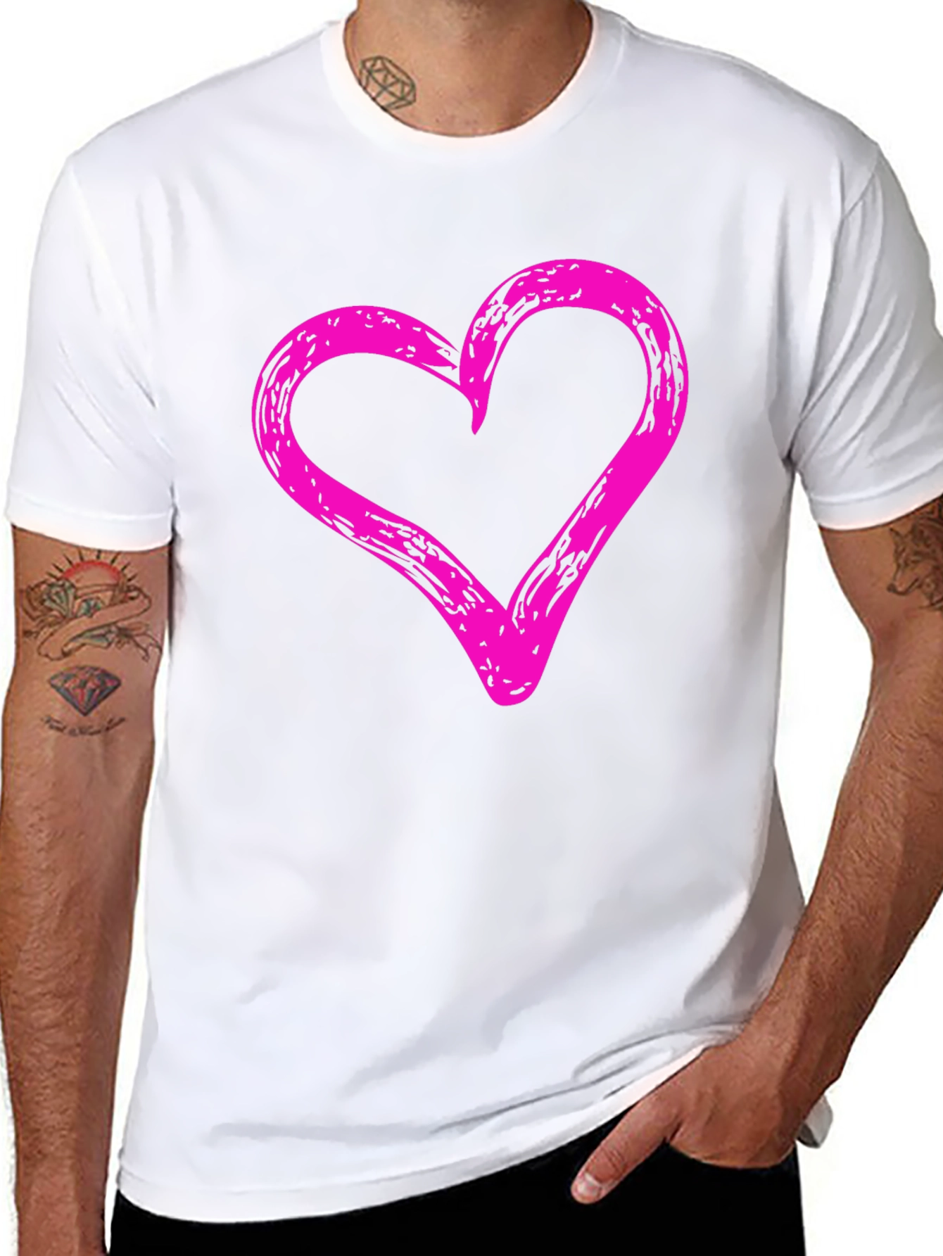 Camiseta Negra con Corazón Rosa