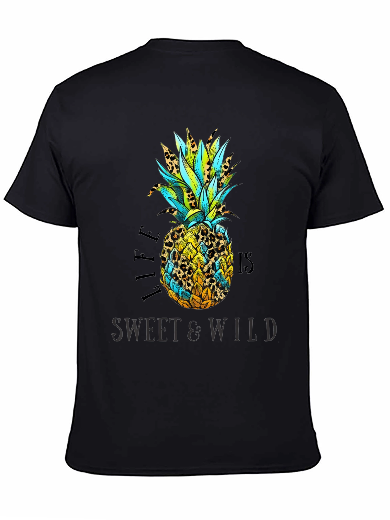 Camiseta Negra con Diseño de Piña Tropical