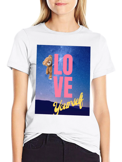 Camiseta Negra: Love Yourself con Oso en el Espacio