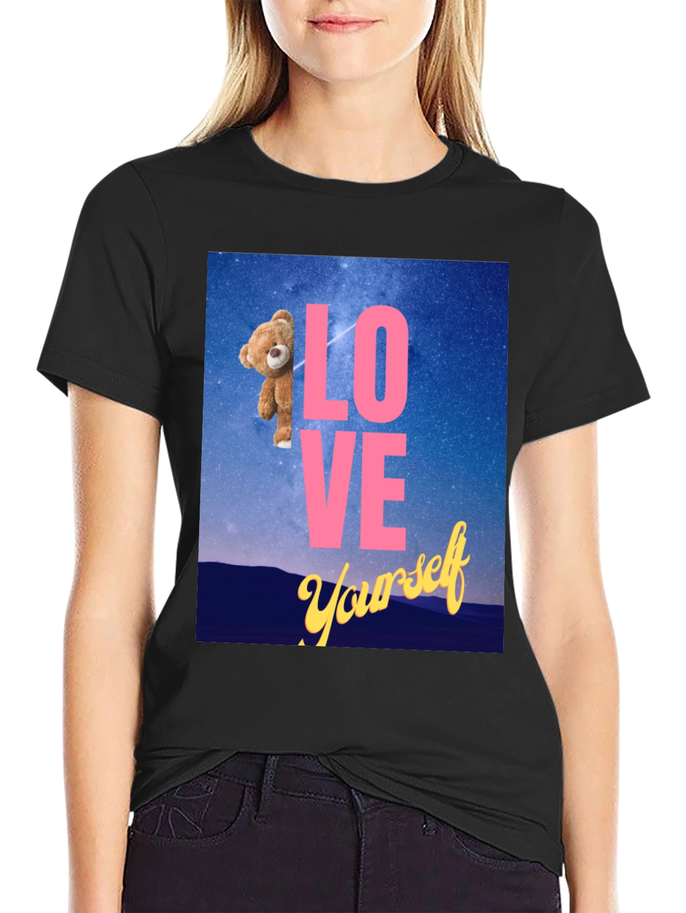 Camiseta Negra: Love Yourself con Oso en el Espacio
