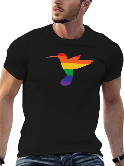 Camiseta Negra con Diseño de Colibrí Arcoíris
