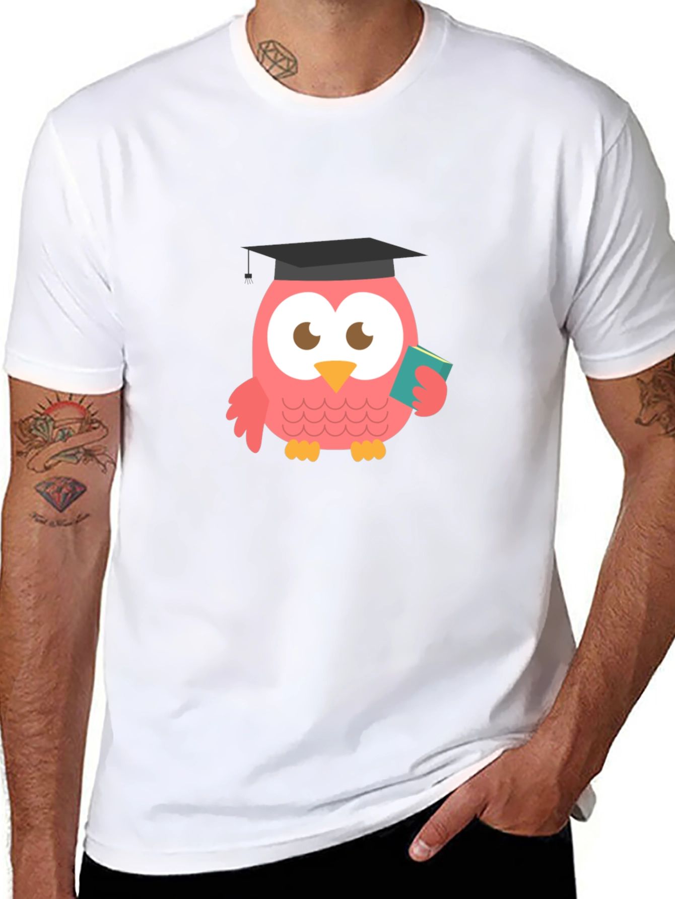 Camiseta Negra con Búho Graduado