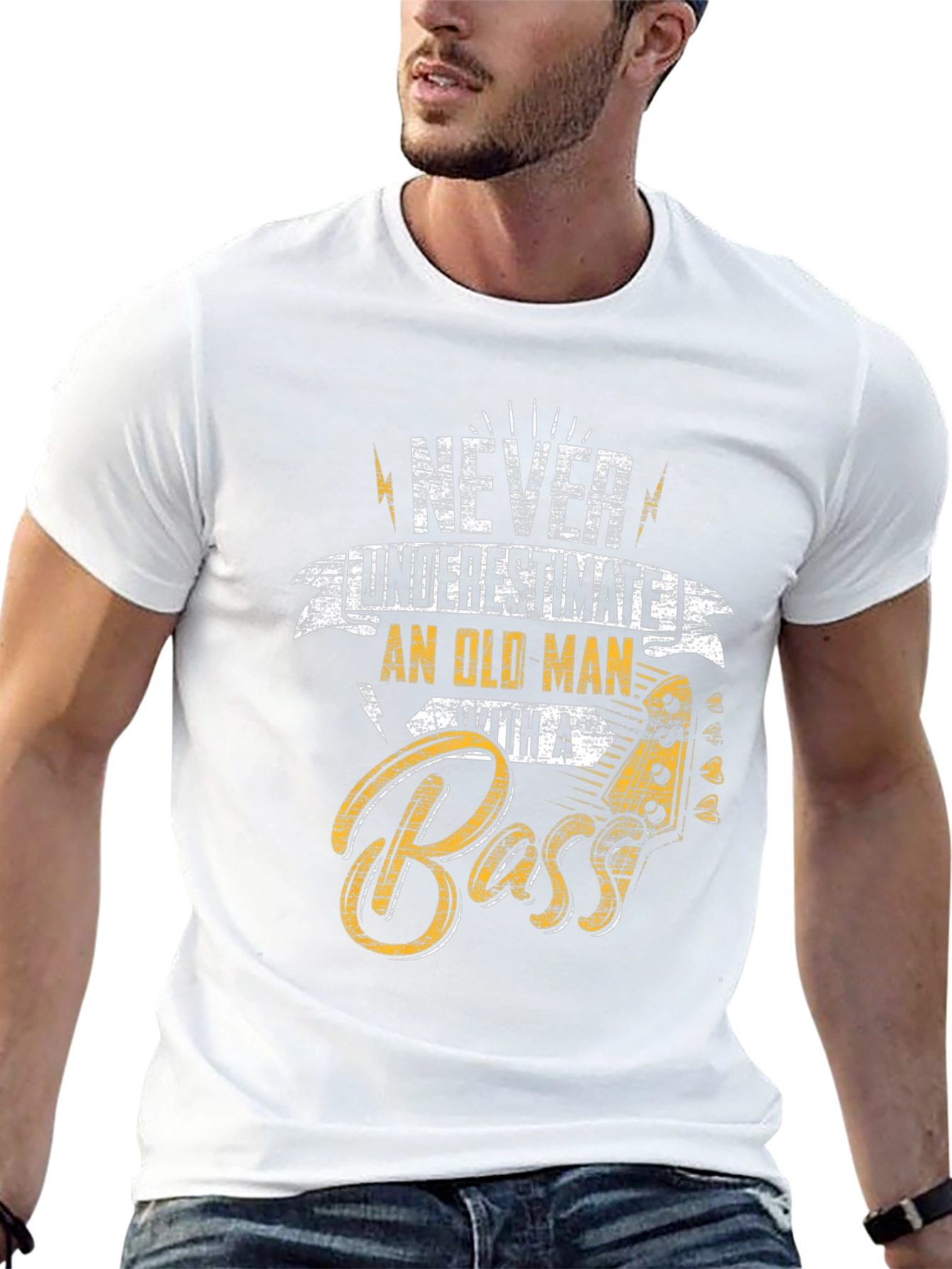 Camiseta Negra Never Underestimate Old Man With A Bass