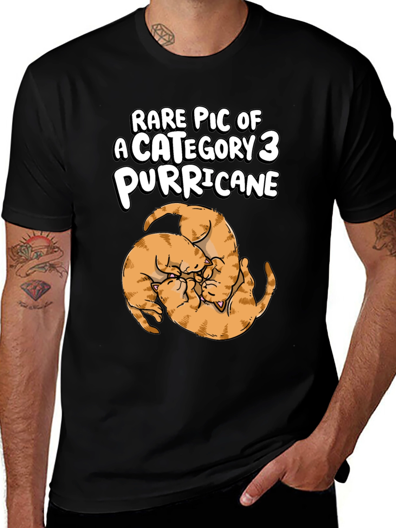 Camiseta Negra Purricane de Gatos Naranja