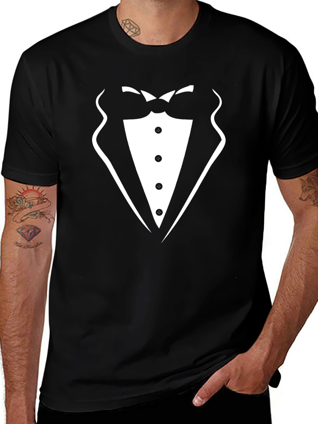 Camiseta Negra Diseño Traje Elegante