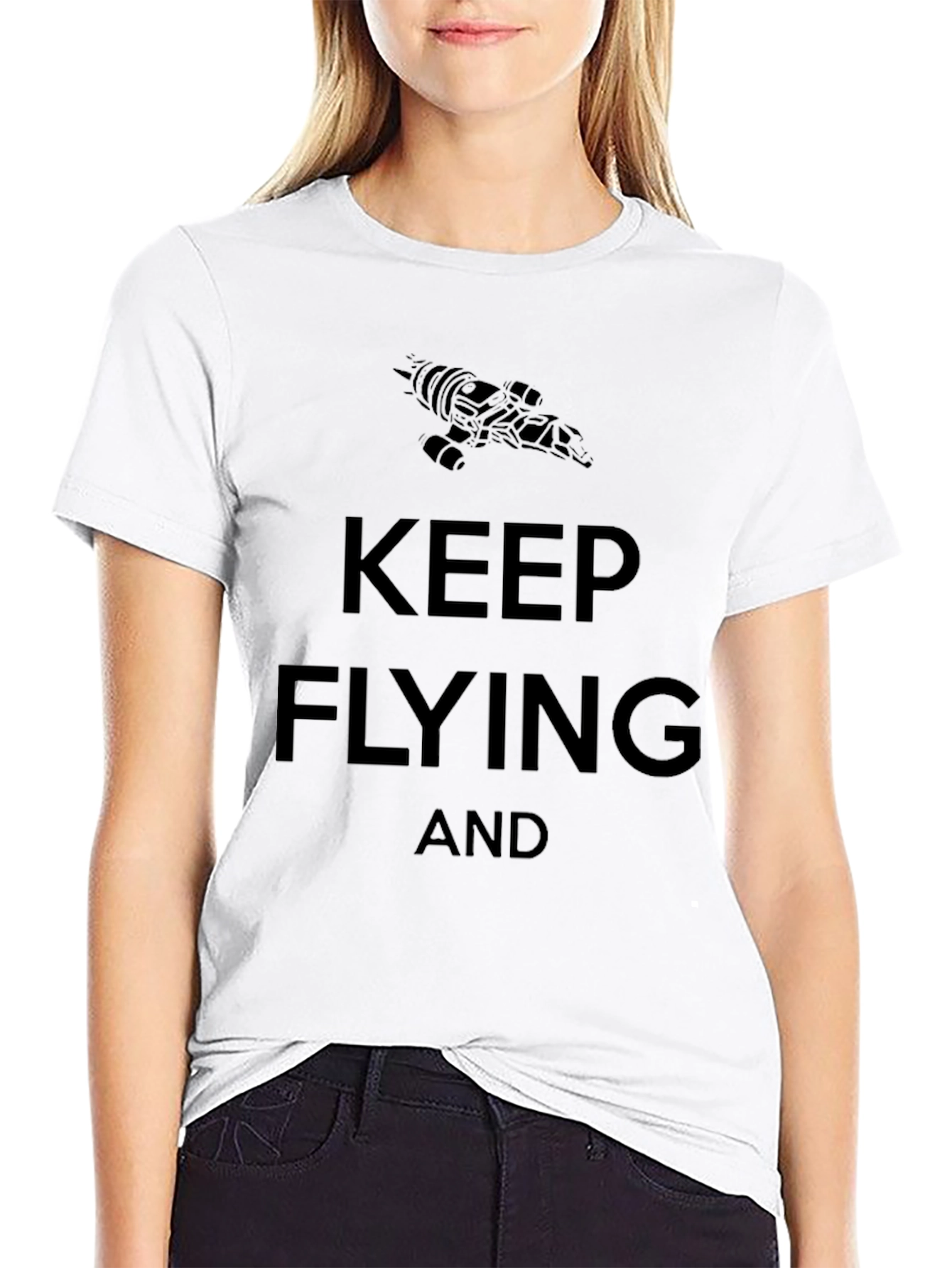Camiseta Negra Keep Flying con Nave Espacial