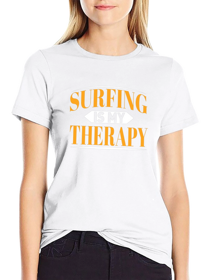 Camiseta Negra Surfing is My Therapy