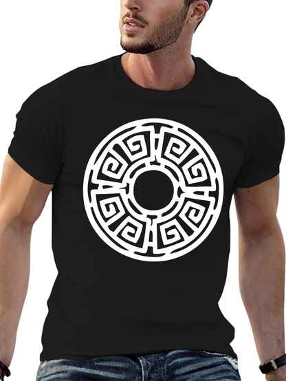 Camiseta Negra con Diseño Laberíntico Circular