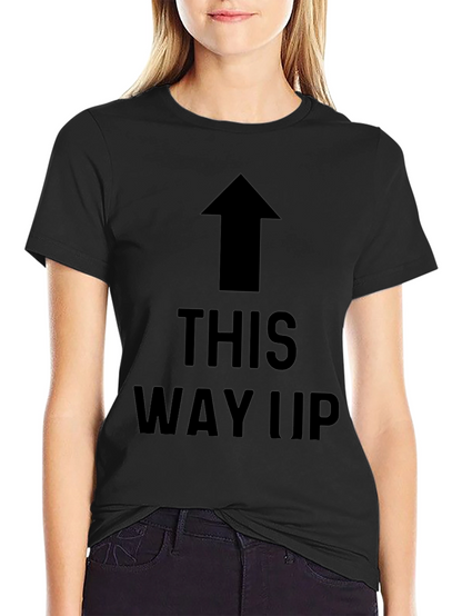 Camiseta Negra con Flecha THIS WAY UP