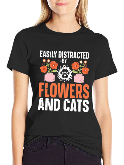 Camiseta Flores y Gatos: Distracción Asegurada