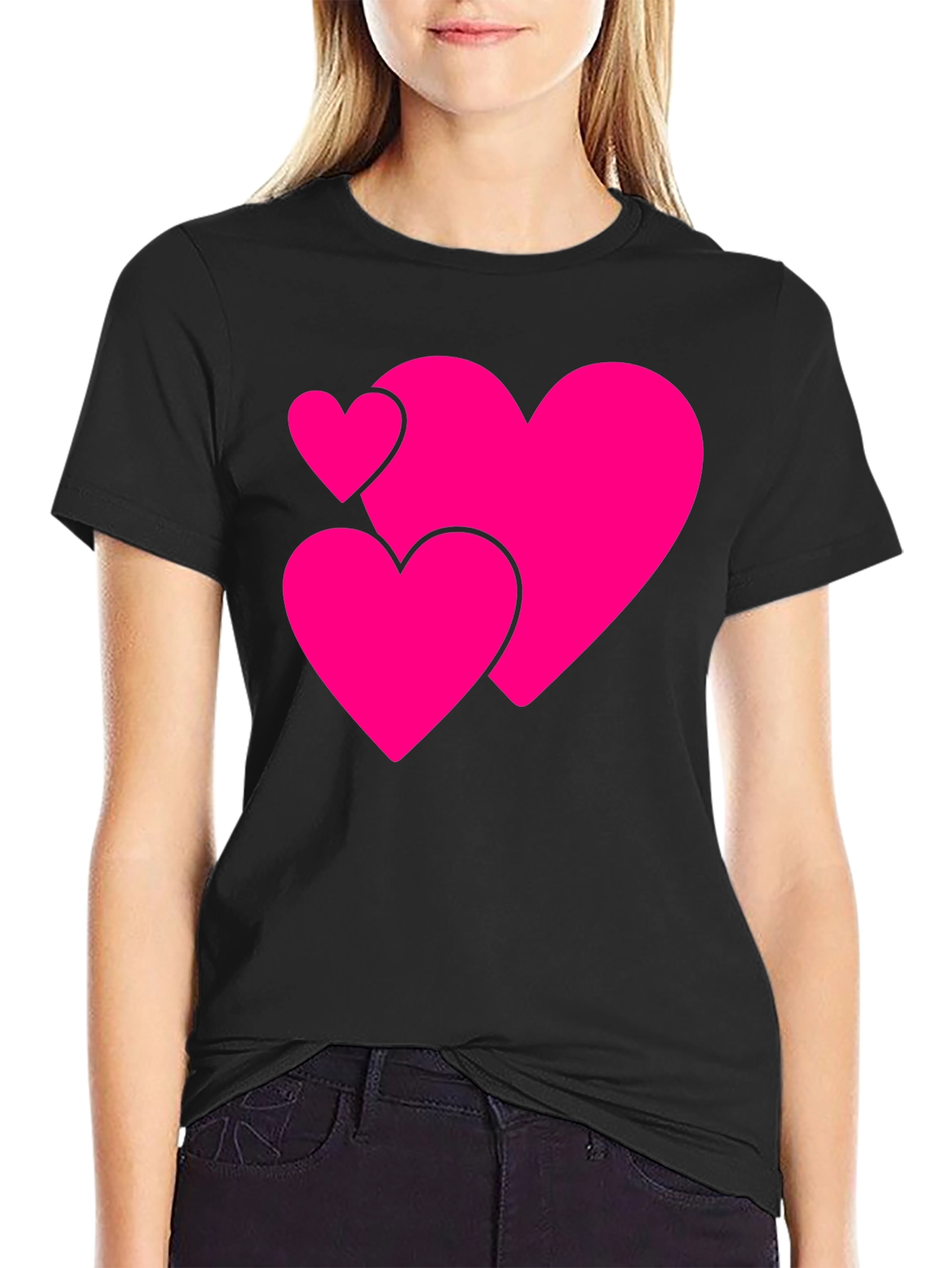 Camiseta Negra con Corazones Rosados