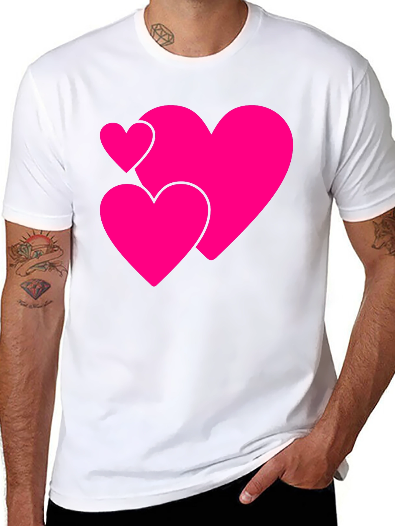 Camiseta Negra con Corazones Rosados