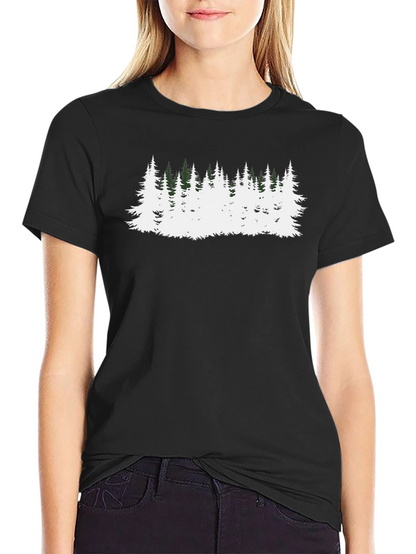 Camiseta Negra con Diseño de Bosque Invernal