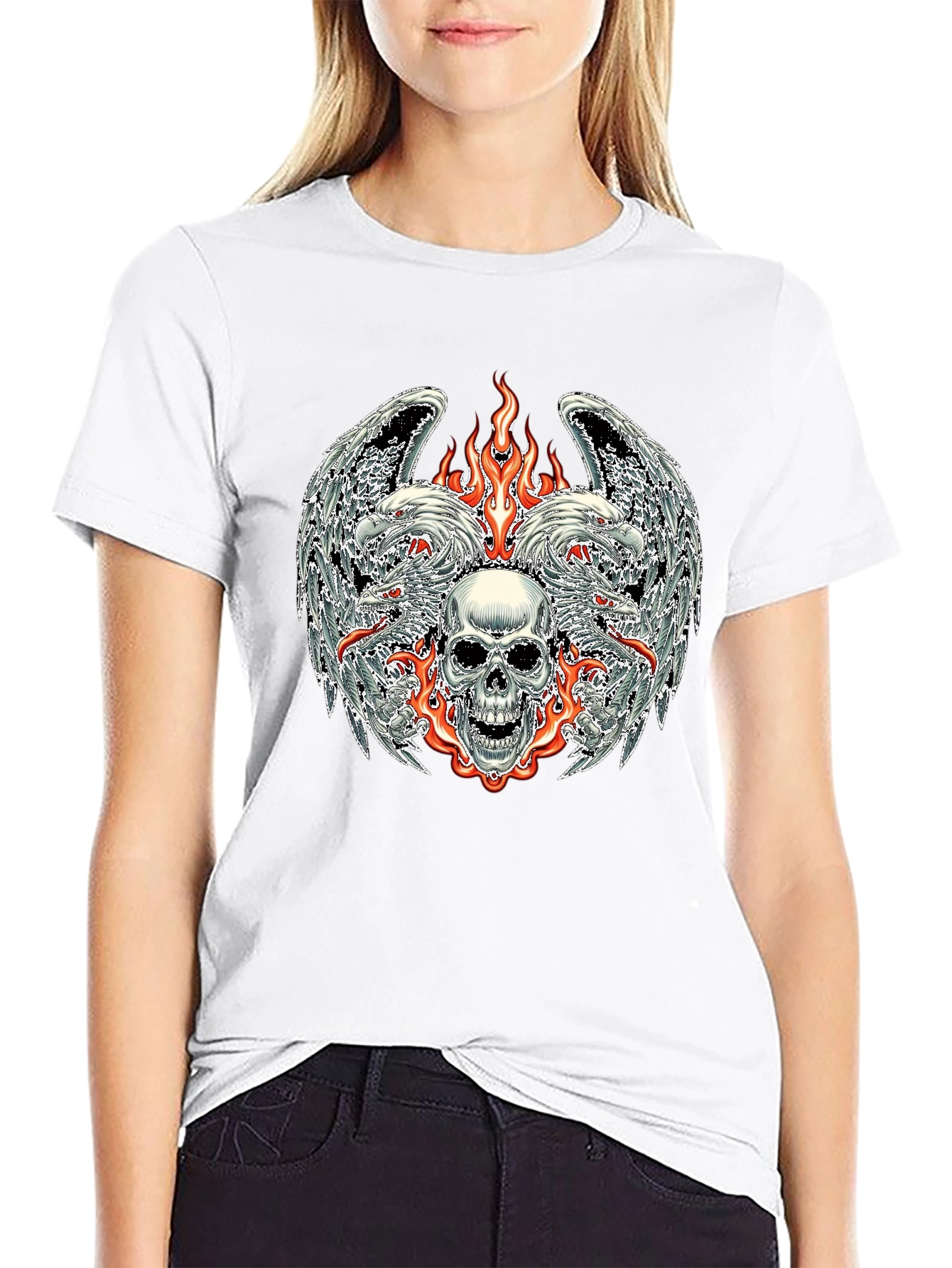 Camiseta Negra con Diseño de Calavera y Fuego