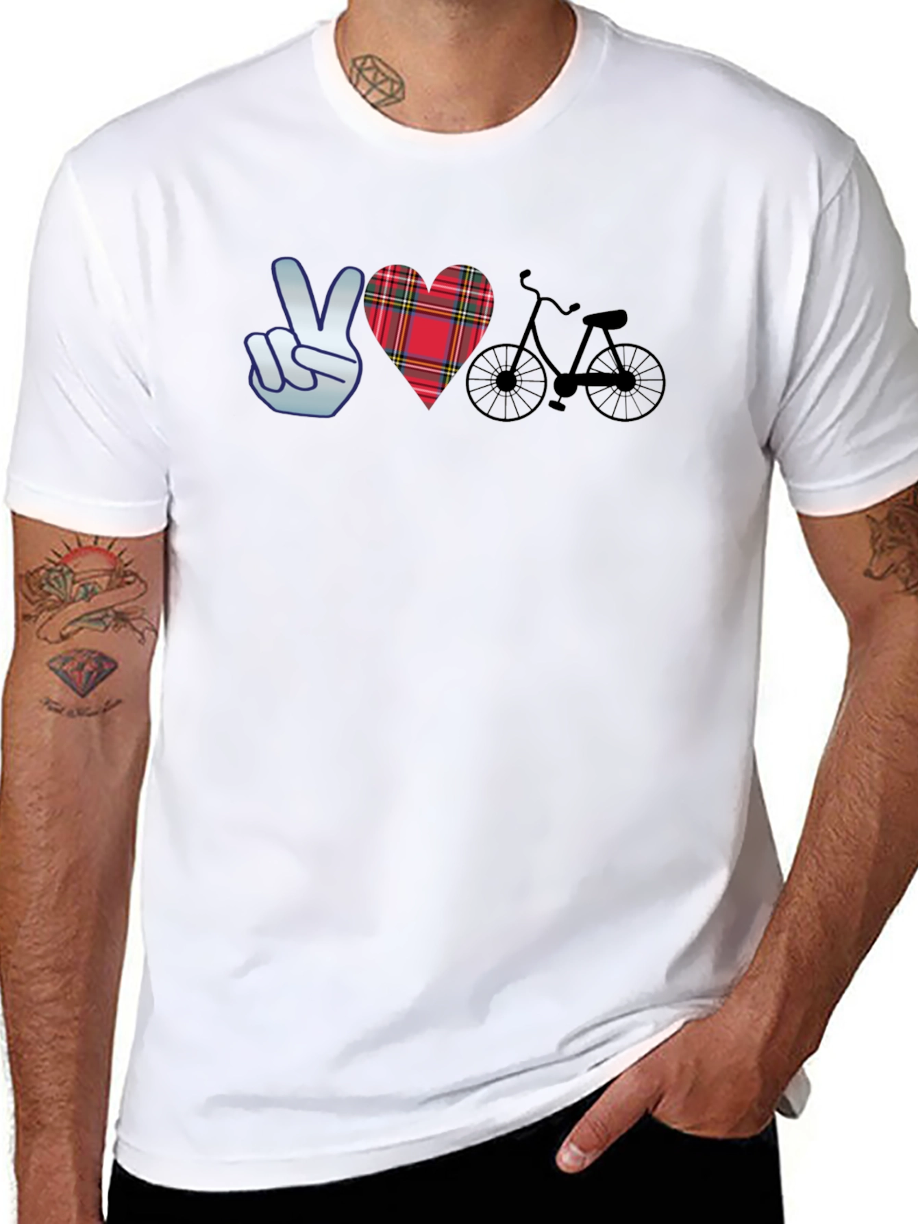 Camiseta Negra con Diseño Paz Amor y Bicicleta