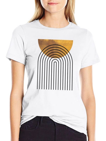 Camiseta Negra Estampado Abstracto Dorado y Arcos