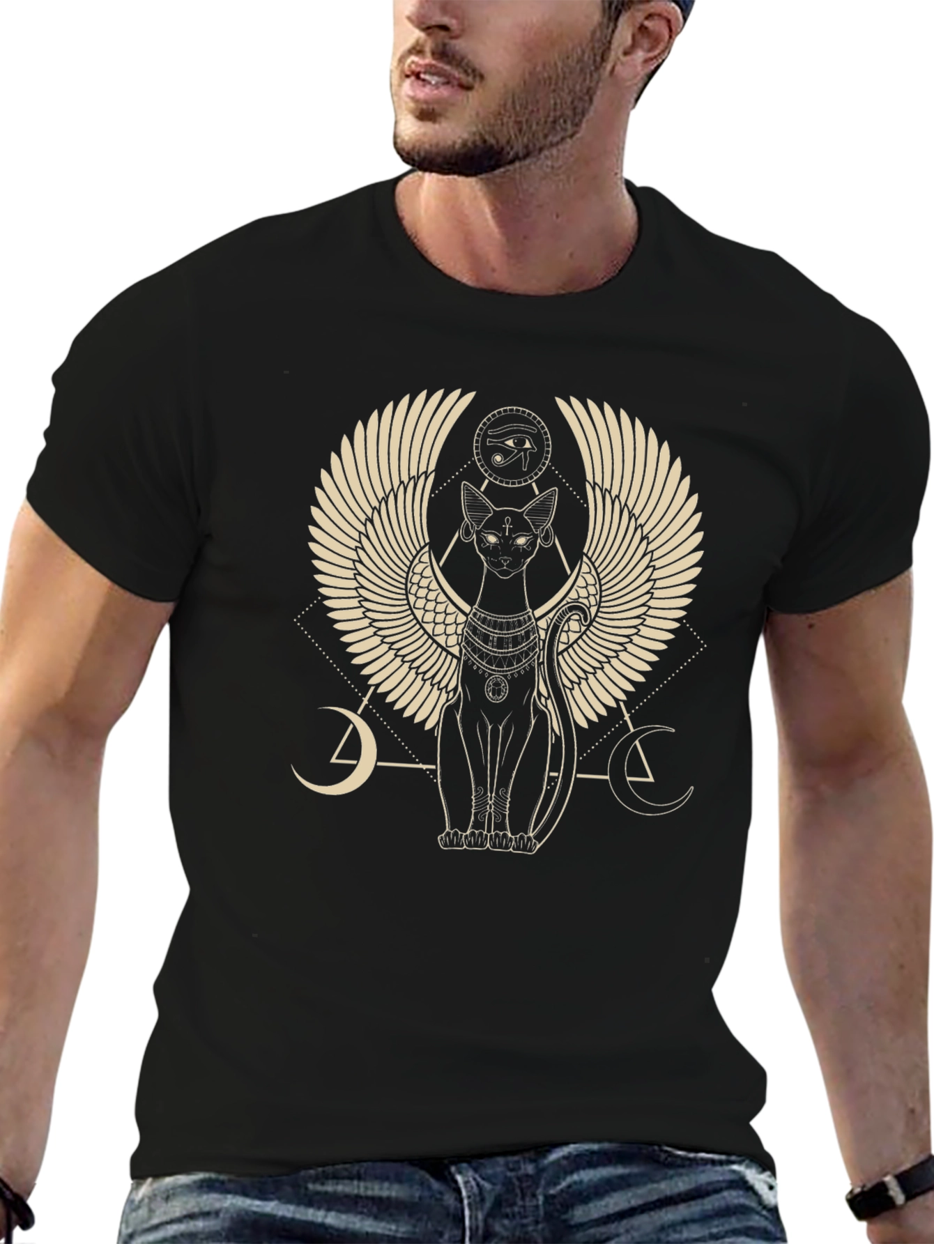 Camiseta Negra con Diseño Egipcio de Gato Alado