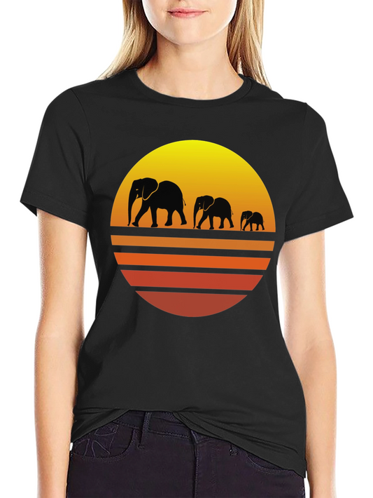 Camiseta Negra con Diseño de Elefantes y Atardecer