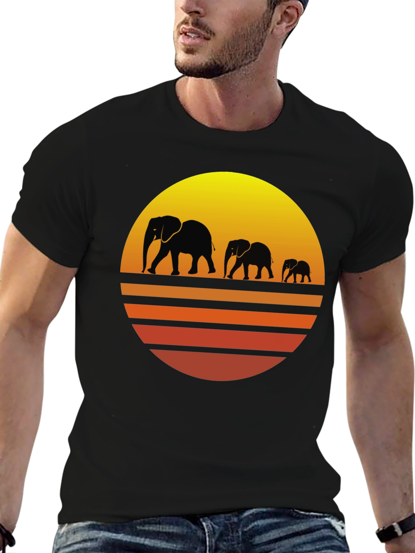 Camiseta Negra con Diseño de Elefantes y Atardecer