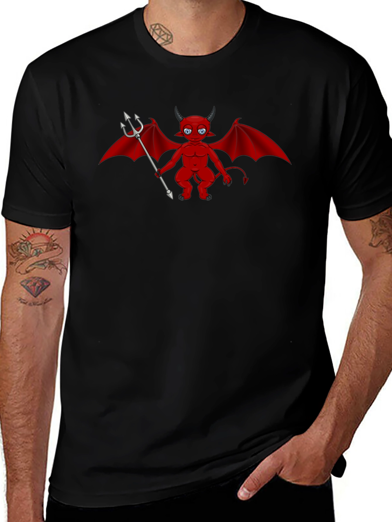 Camiseta Negra con Diseño Diablo Rojo