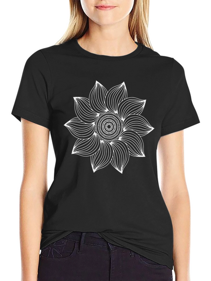 Camiseta Negra con Mandala Floral Blanca para Hombre