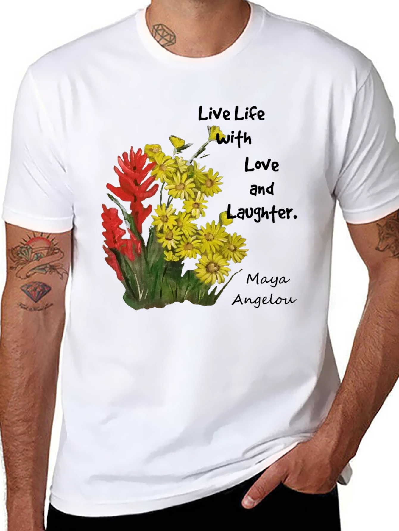 Camiseta Negra con Flores y Frase Inspiradora