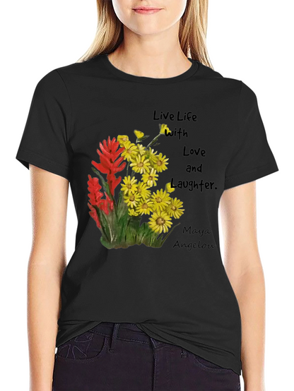 Camiseta Negra con Flores y Frase Inspiradora