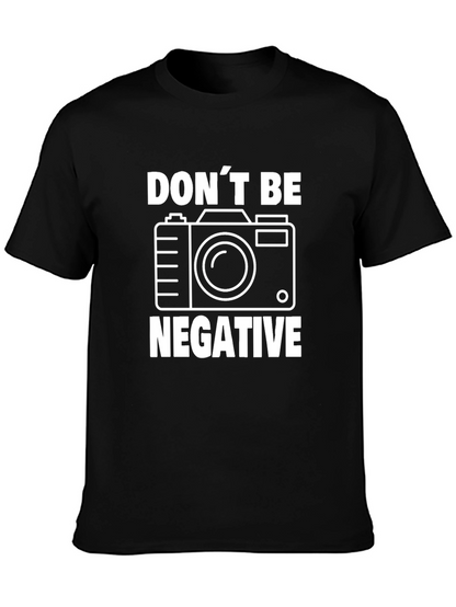 Camiseta Negra con Diseño de Cámara Dont Be Negative