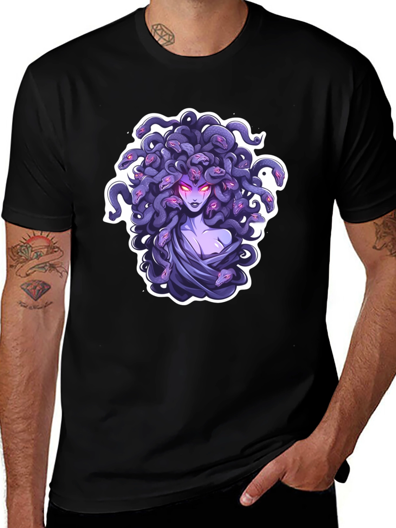 Camiseta Negra con Diseño de Medusa Mitológica