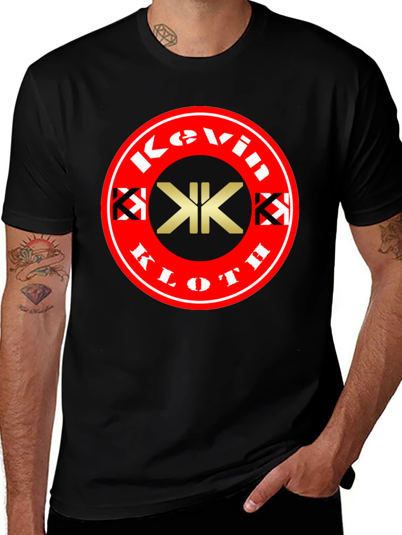 Camiseta Negra con Logo Kevin Kloth Rojo
