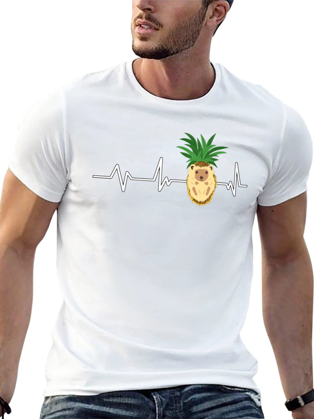 Camiseta Negra con Diseño de Erizo-Piña y Latido