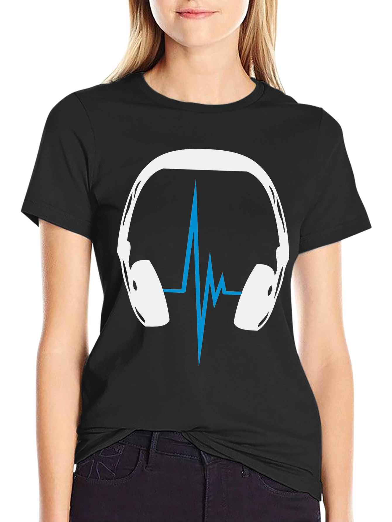 Camiseta Negra Diseño Audífonos y Ritmo Cardíaco