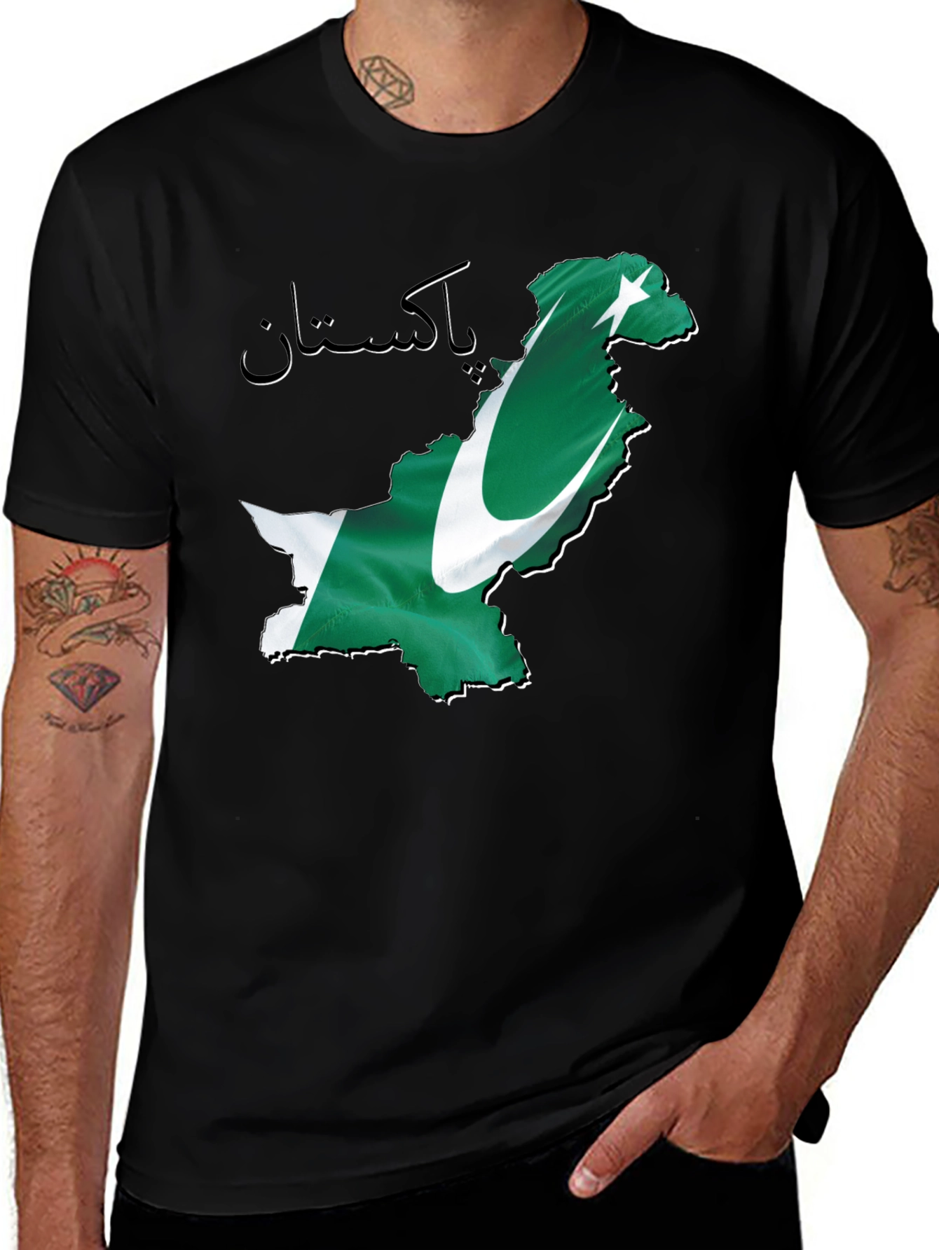 Camiseta Negra con Diseño de Pakistán