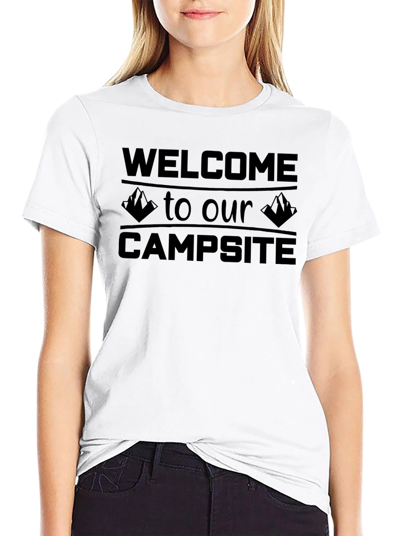 Camiseta Negra: Bienvenido a Nuestro Campamento
