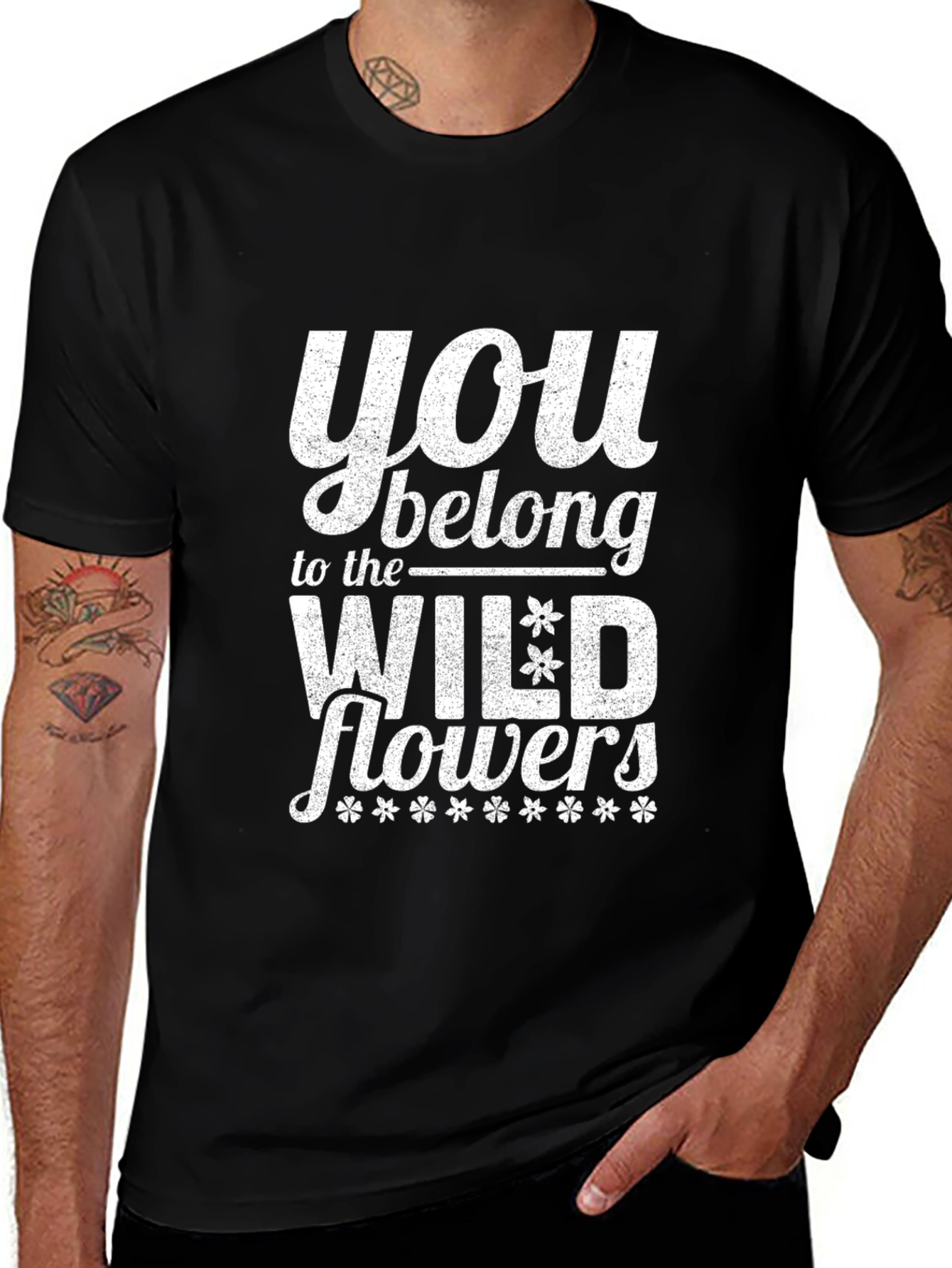 Camiseta Negra con Diseño Wildflowers