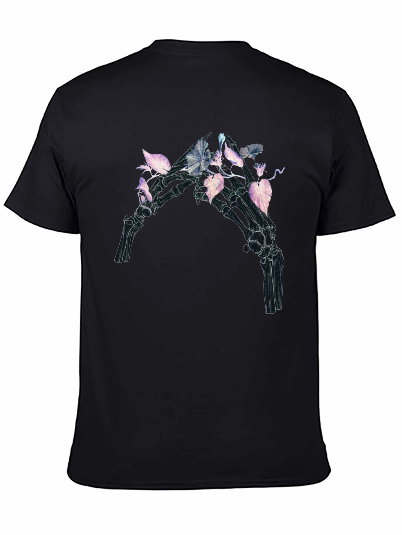 Camiseta Negra con Diseño Floral Esquelético
