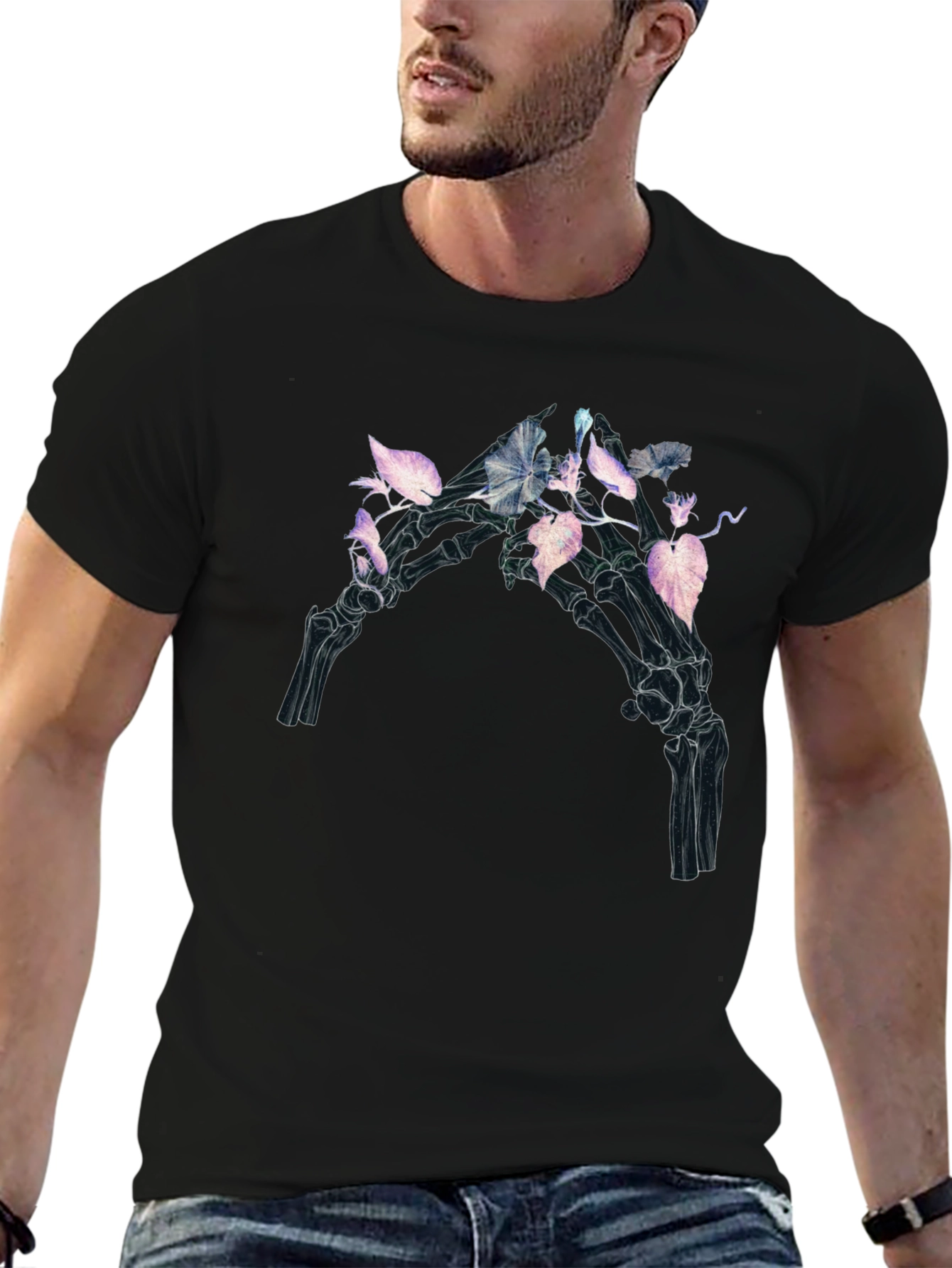 Camiseta Negra con Diseño Floral Esquelético