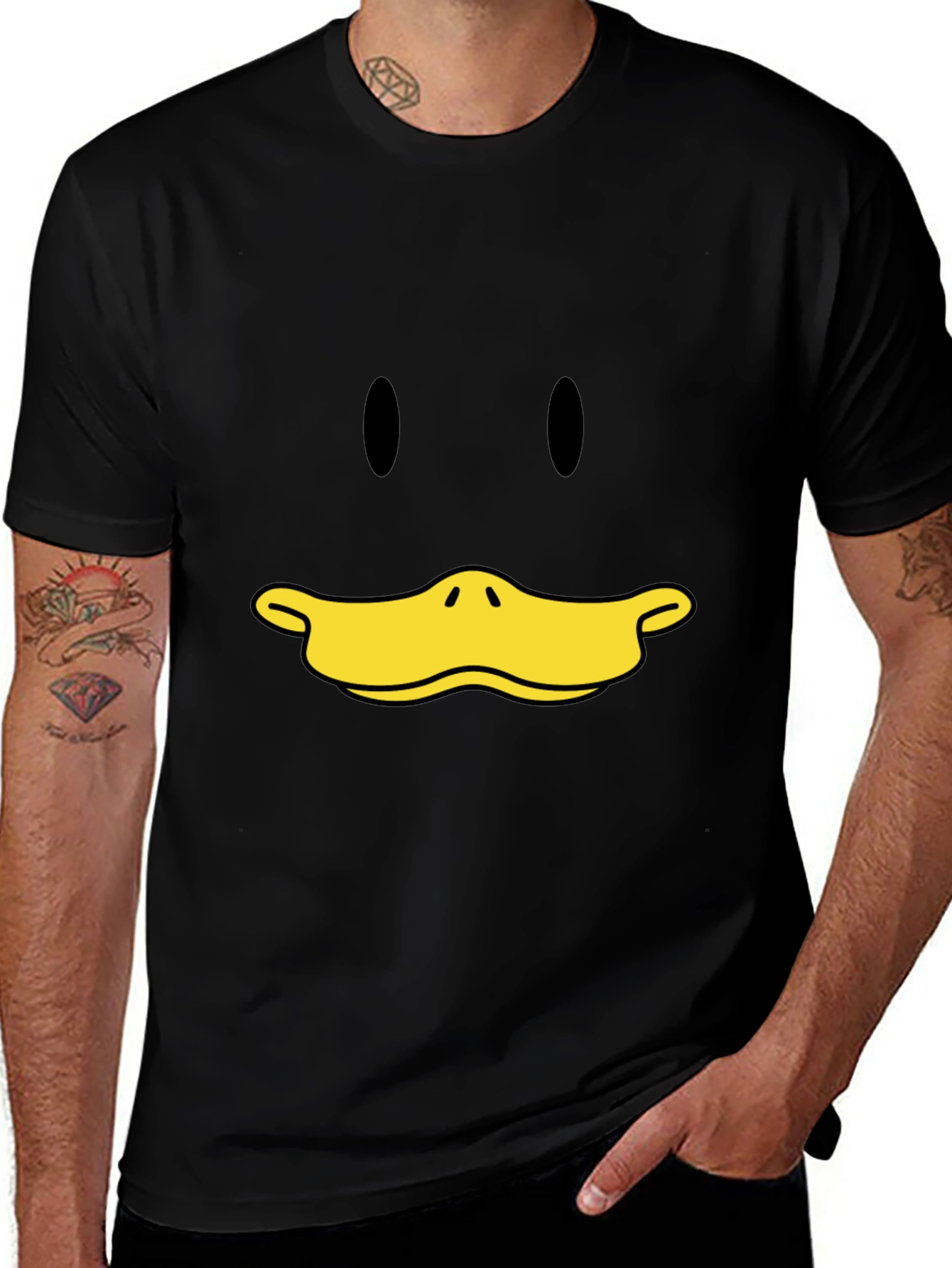 Camiseta Negra con Cara de Pato Divertida