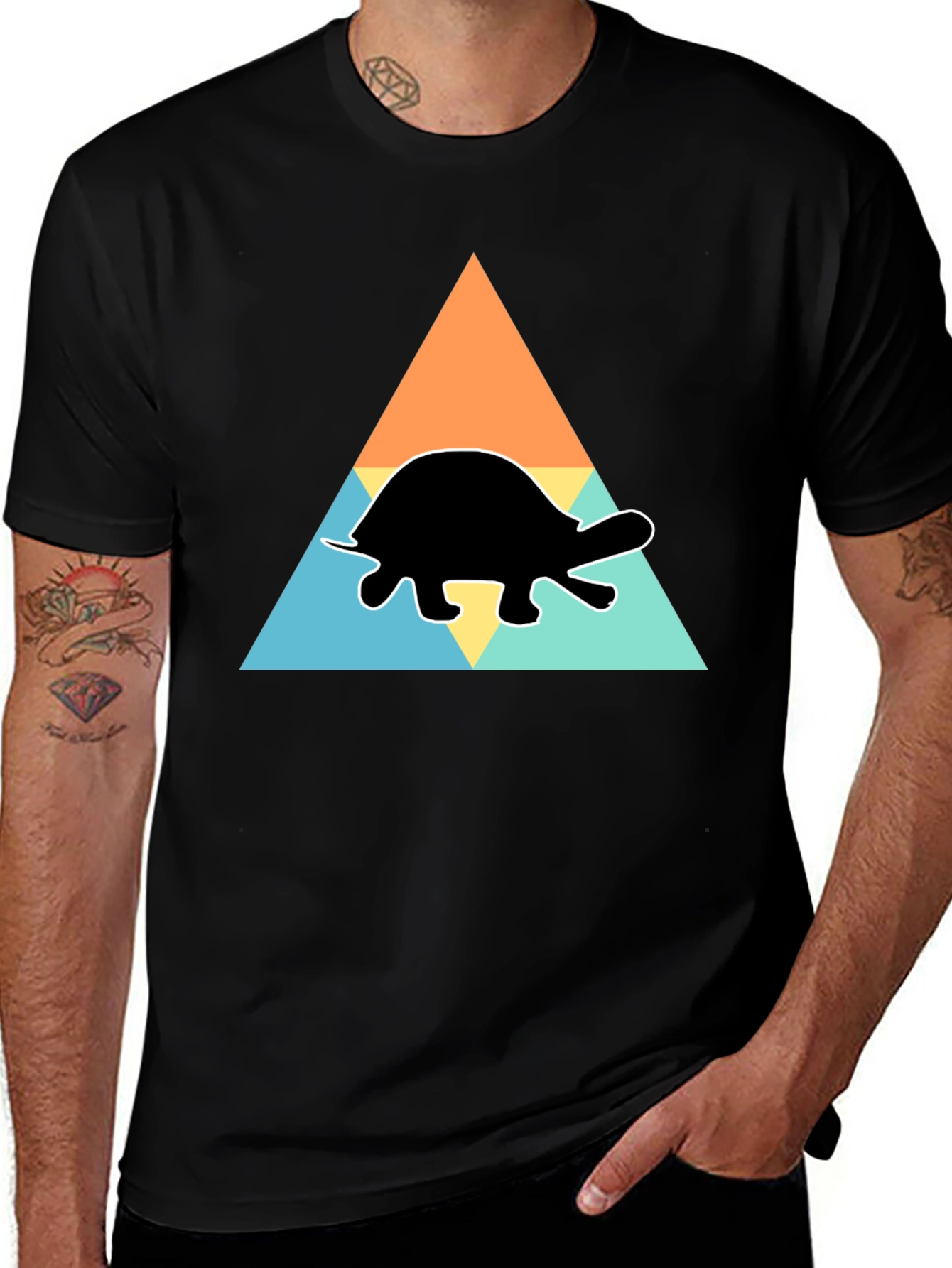 Camiseta Negra Tortuga Geométrica Casual