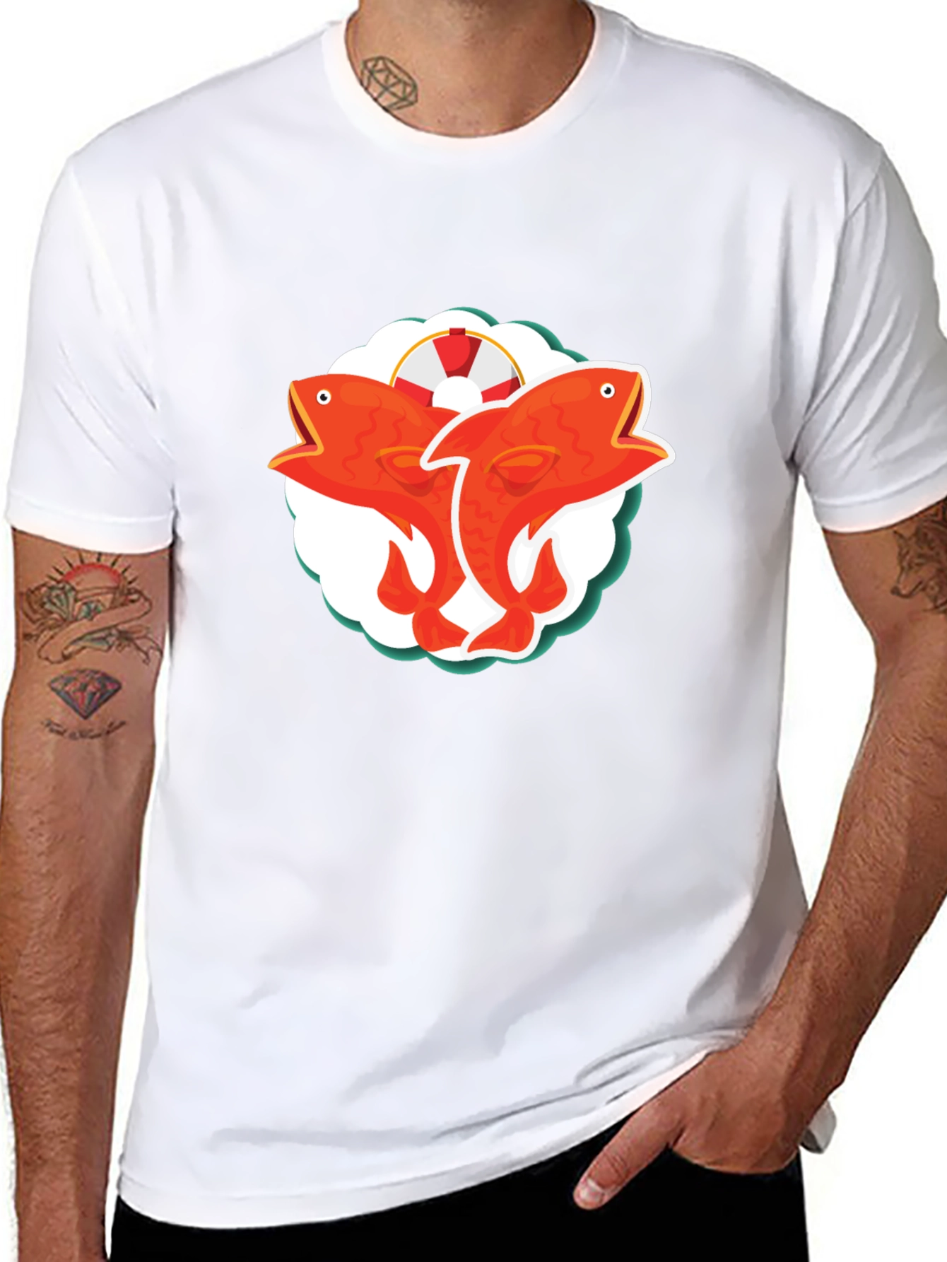 Camiseta Negra con Diseño de Peces Naranja
