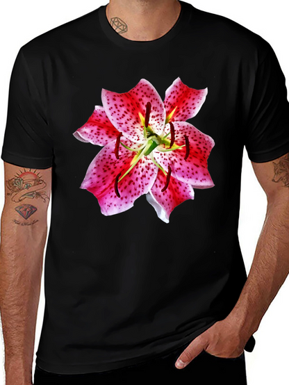 Camiseta Negra con Estampado Floral de Lirio