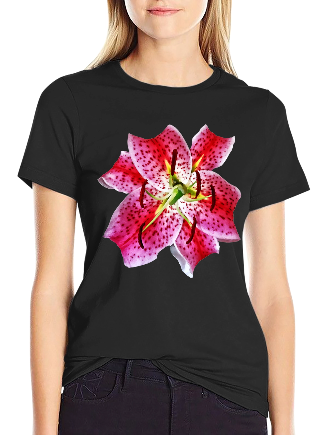 Camiseta Negra con Estampado Floral de Lirio